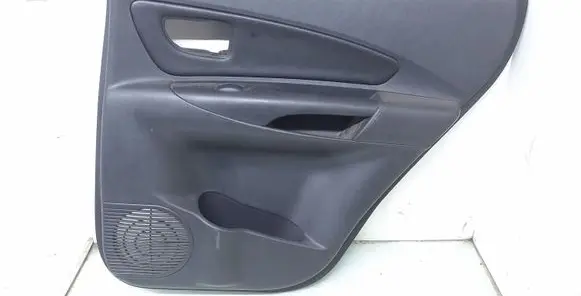 Hyundai Tucson JM Rear door card panel trim 833202E000