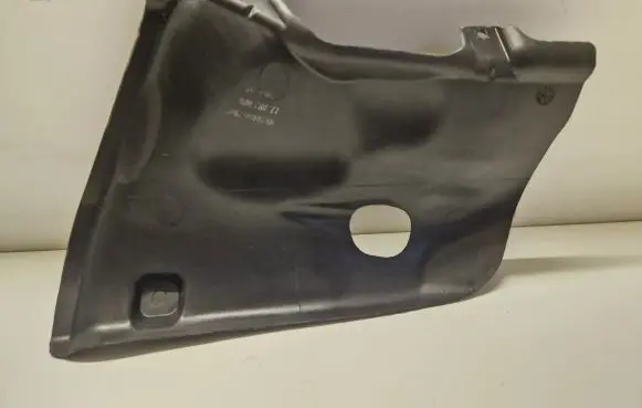 Mercedes-Benz S C217 Other engine bay part A2225240296
