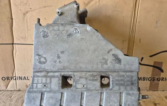 Volkswagen Golf III Intake manifold 021133223K VR6