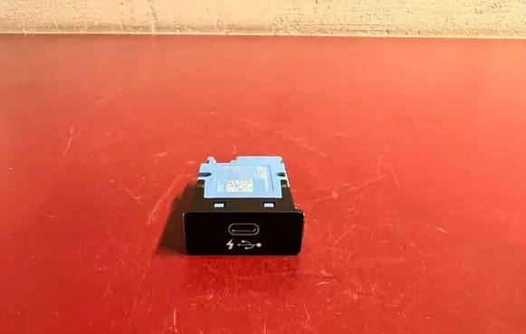 BMW X3 G01 USB socket connector 8711939 84108711939