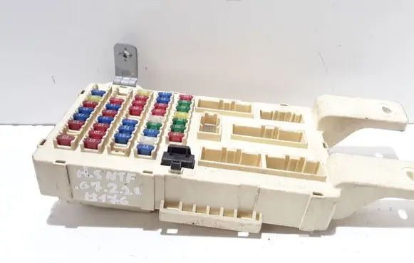 Hyundai Santa Fe Fuse module 919502B200