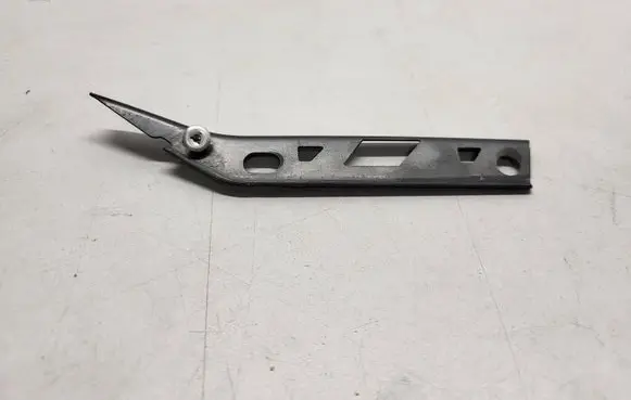Mercedes-Benz C W204 Front bumper mounting bracket A2048810806