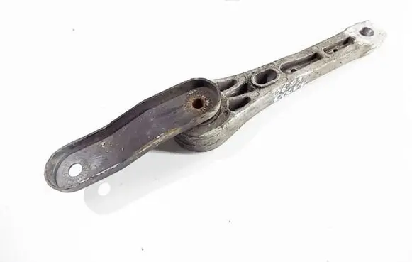 Volkswagen PASSAT B6 Engine mount bracket