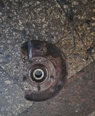 Mitsubishi Outlander Front wheel hub