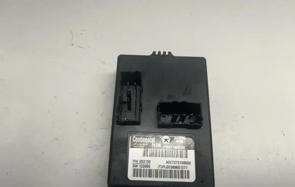 Dodge Durango III Tailgate/trunk control unit/module 68140669AE