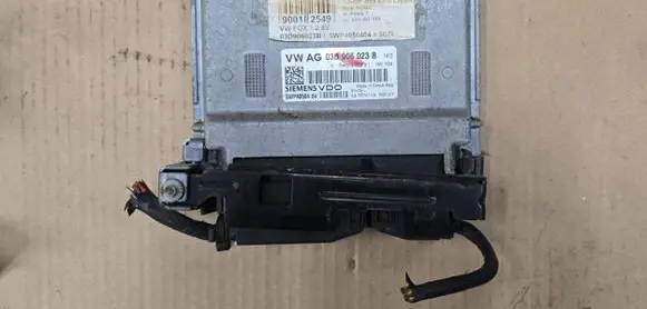 Volkswagen Fox Engine control unit/module 03D906023B