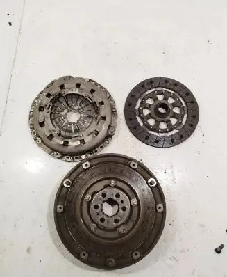BMW 1 E81 E87 Clutch set kit 7567842 a605000500 7573043