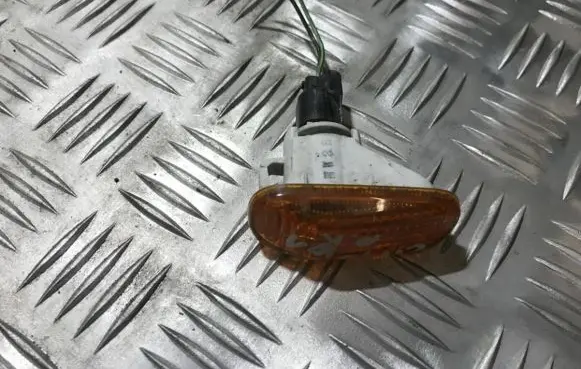 Honda Civic Front fender indicator light