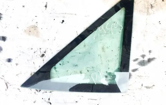 Peugeot 806 Front triangle window/glass 