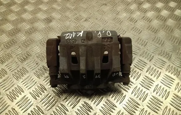 Lexus ES VII XZ10 Front brake caliper 4533