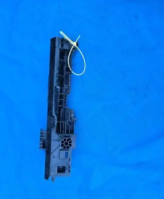 BMW 2 Active Tourer U06 Radiator mount bracket 9846976