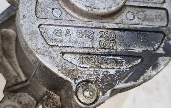 Mercedes-Benz E W212 Vacuum pump A6422301027