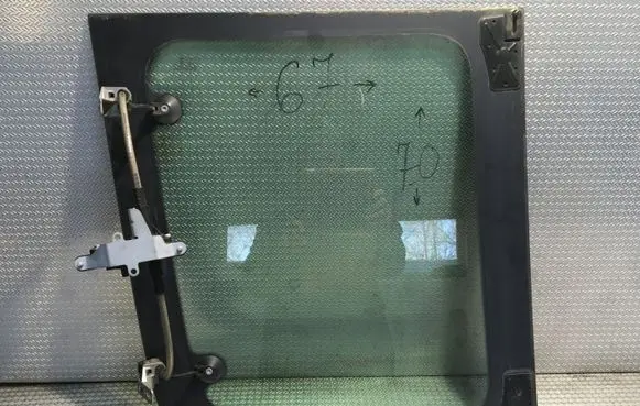 Mercedes-Benz Sprinter W906 Rear side window A9068200042 ESG72WDG40 43R001167
