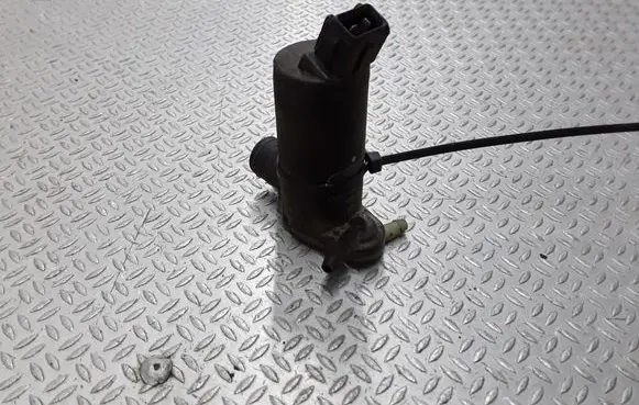 Ford Focus Windscreen/windshield washer pump 93BB17K624BA