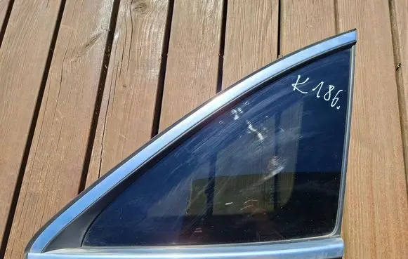 Mercedes-Benz EQC Rear side window 18519629