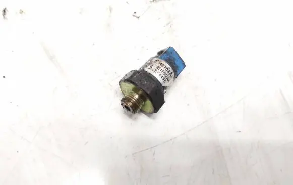 Jaguar XJ X308 Fuel pressure sensor 42709a lhe1692aa