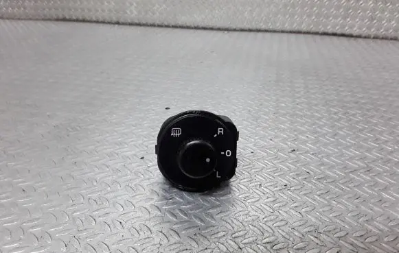 Skoda Octavia Mk2 (1Z) Wing mirror switch 1Z2959565A