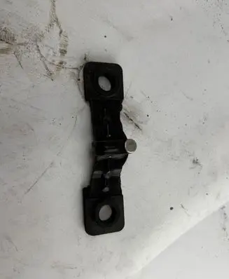 Volkswagen PASSAT B7 Loading door lock loop/hook striker 3C9827507
