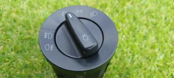 Volkswagen Golf IV Light switch 1C0941531A
