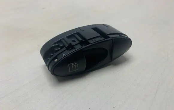Mercedes-Benz CLS C219 Electric window control switch A2118219958 SWF502057