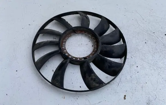 Volkswagen PASSAT B5.5 Fan impeller 058121301B