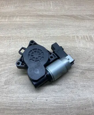 Mazda 6 Front door window regulator motor GJ6A8958X CM011760
