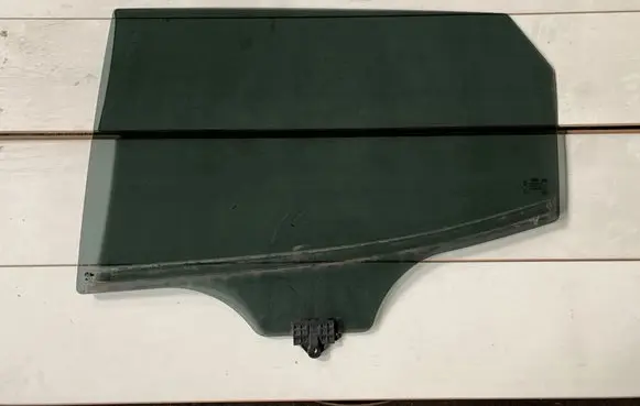 Hyundai Santa Fe Rear door window glass DOT748AS3M35 43R000399