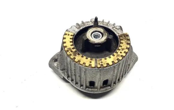 Mercedes-Benz E W212 Engine mount bracket A2122400000