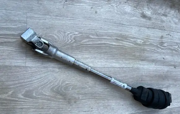 BMW 3 E90 E91 Steering column universal joint 6780864