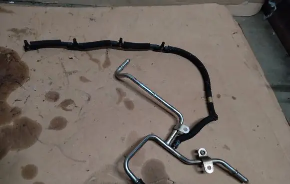 Skoda Superb B6 (3T) Fuel return line/hose 