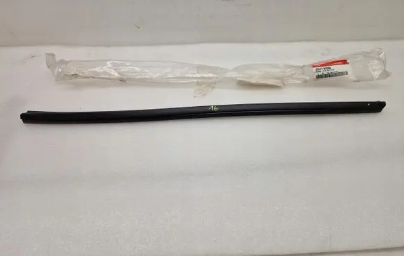 KIA Soul Front door glass trim molding 