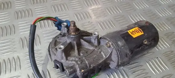 Peugeot 206 Wiper motor 1395106