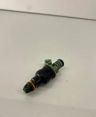 BMW 5 E39 Fuel injector 0280150415