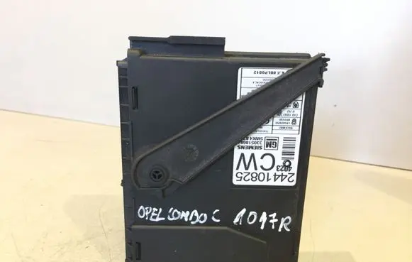 Opel Combo C Door central lock control unit/module 24410825 330518684 24410825CW