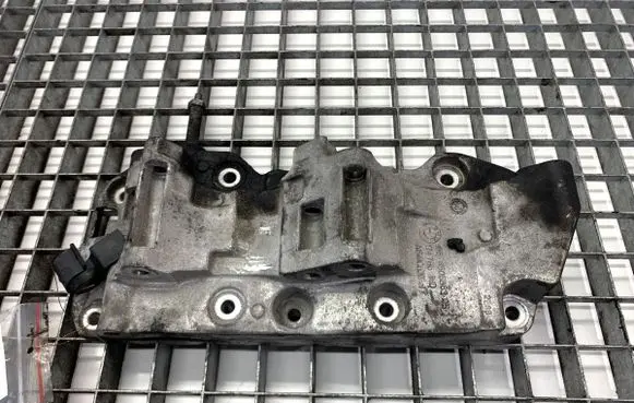 BMW 3 F30 F35 F31 Generator/alternator bracket 8506863
