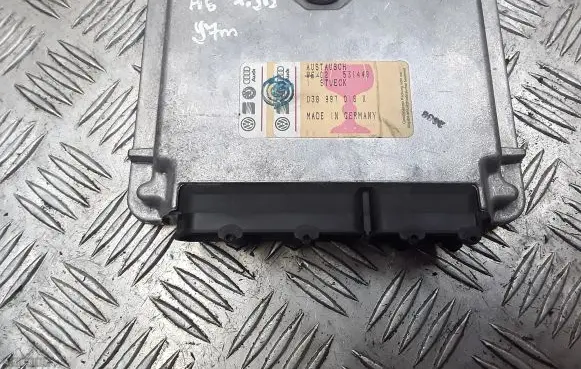 Audi A6 S6 C4 4A Engine control unit/module 038997018x