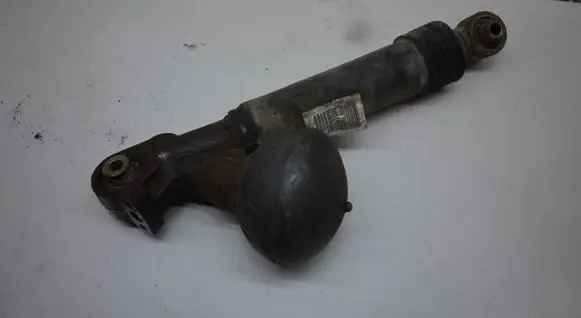 Citroen C5 Shock absorber/damper/air suspension 9686960180