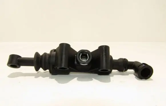 Mercedes-Benz A W176 Clutch master cylinder a2462900312