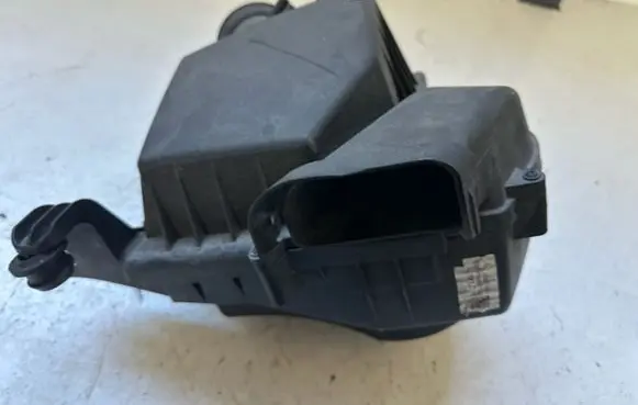 Opel Astra K Air filter box 226119857