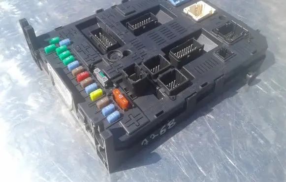Peugeot 308 Comfort/convenience module 966405878001