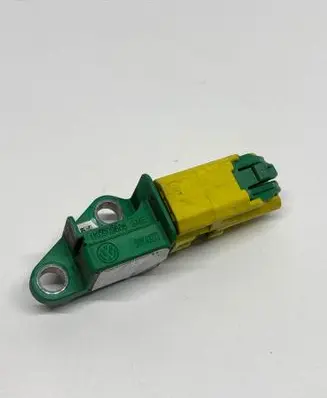 Volkswagen Golf V Airbag deployment crash/impact sensor 1K0909606 5WK42