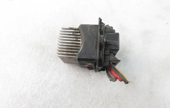 Opel Vivaro Heater blower motor/fan resistor T1031332KA