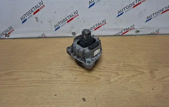 BMW 6 F06 Gran coupe Engine mount bracket 6777371