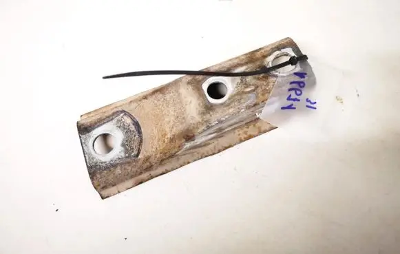 Peugeot 407 Engine mounting bracket