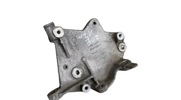 Renault Zoe A/C compressor mount bracket 296a68579r