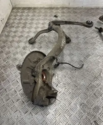 Audi A4 S4 B6 8E 8H Front wheel hub