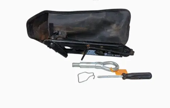 Opel Corsa A Tool set 09127172