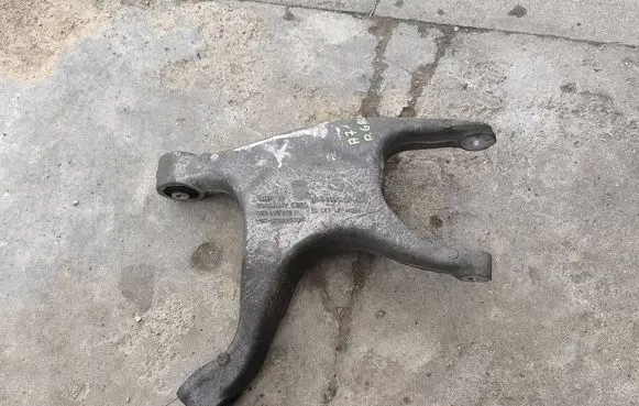 Audi A7 S7 4G Rear upper control arm/wishbone 8R0505312F