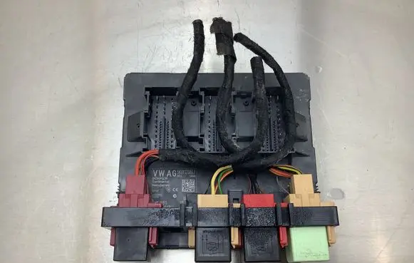 Volkswagen Touran II Comfort/convenience module 5K0937086J