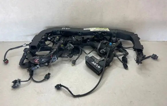 Mercedes-Benz C W205 Engine installation wiring loom A6510109318 A6510100318 064A09B03